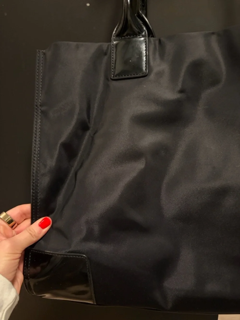 Tory Burch – Ella Large Nylon Black Tote with Patent Trim - Picture 4 of 5